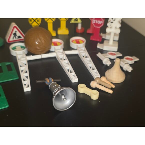 Thomas‎ & Friends / Brio 26 Piece Random Assortment Lot Bundle - Picture 7 of 7